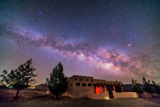 Summer Milky Rising over Adobe House (14mm 5DII)