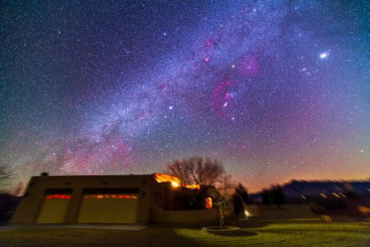 Winter Milky Way over Adobe House (14mm 5DII)