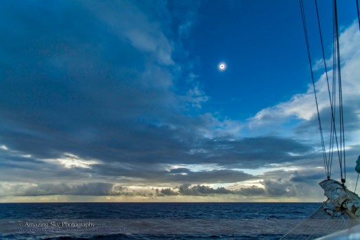 Total Eclipse of the Sun from the Atlantic (Nov 3, 2013)