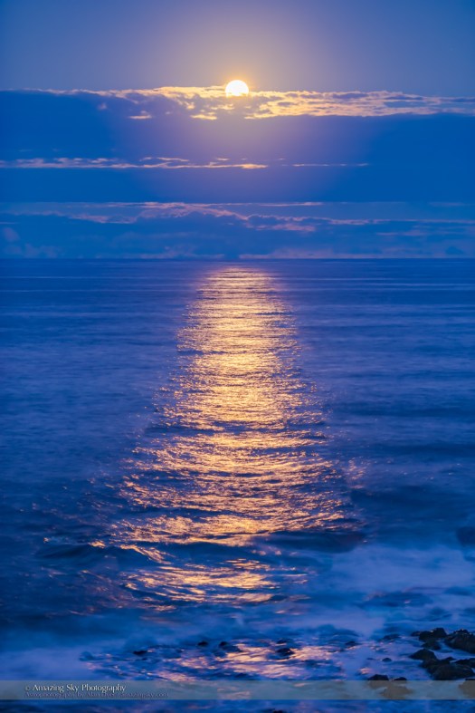 Golden Glitter Path of the Moon