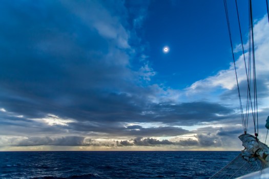 Total Eclipse of the Sun from the Atlantic (Nov 3, 2013)