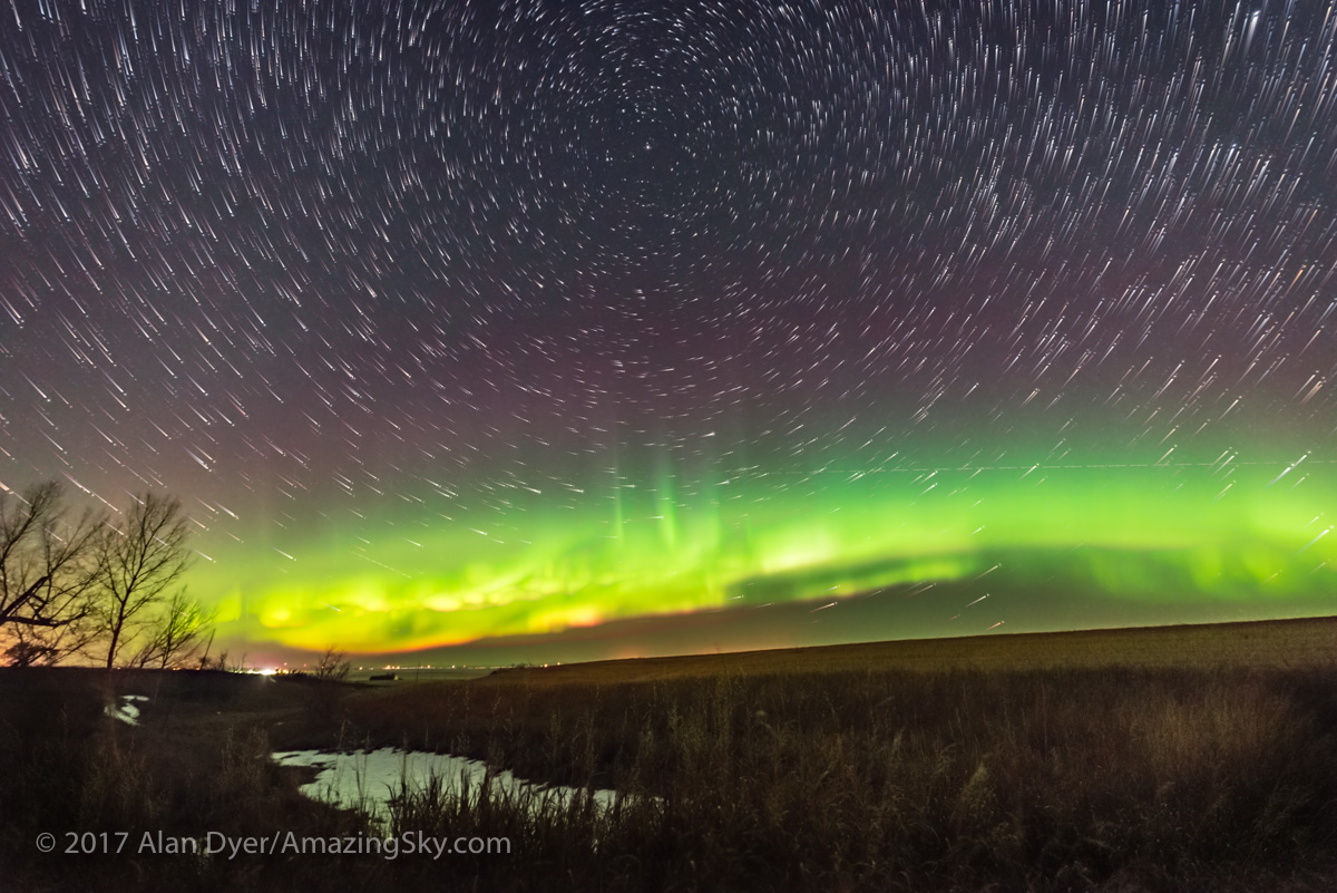 Aurora and Circumpolar Star Trails (Oct, 13, 2017)