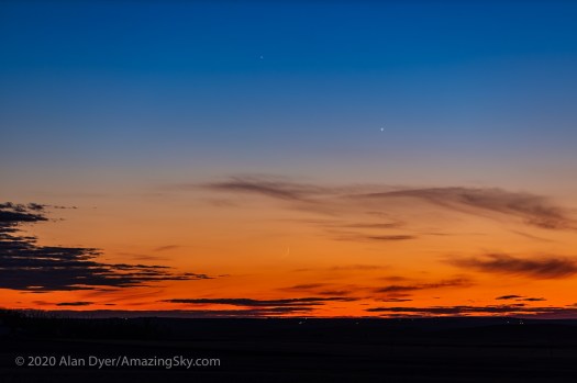 Thin Moon below Venus and Mercury